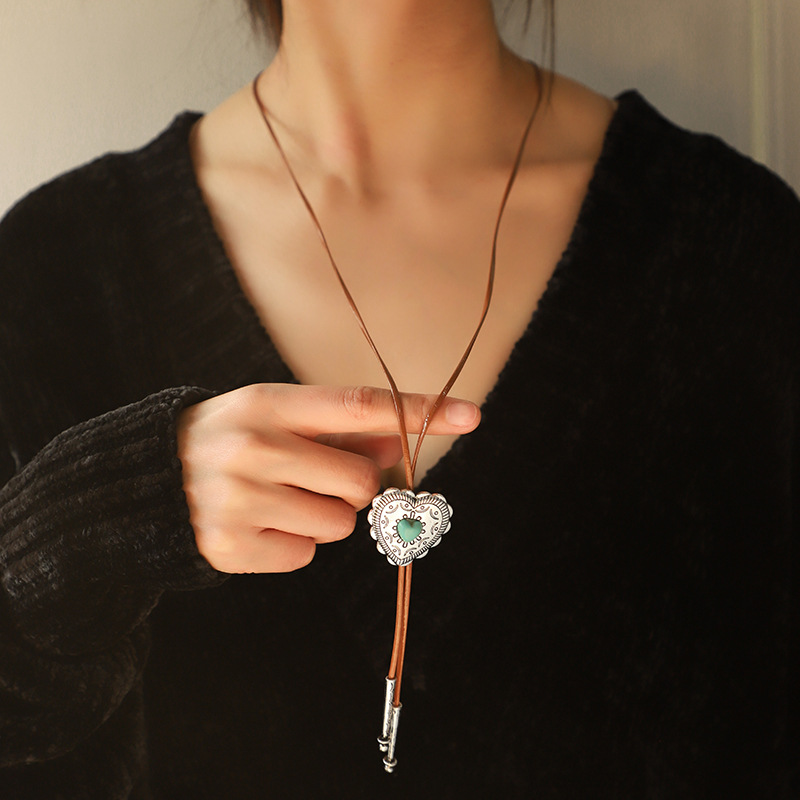 Kenjie American Retro Turquoise Cross Necklace Cross-Border Fashion Leather Rope Non-Fading Retro Love Sweater Chain details Picture