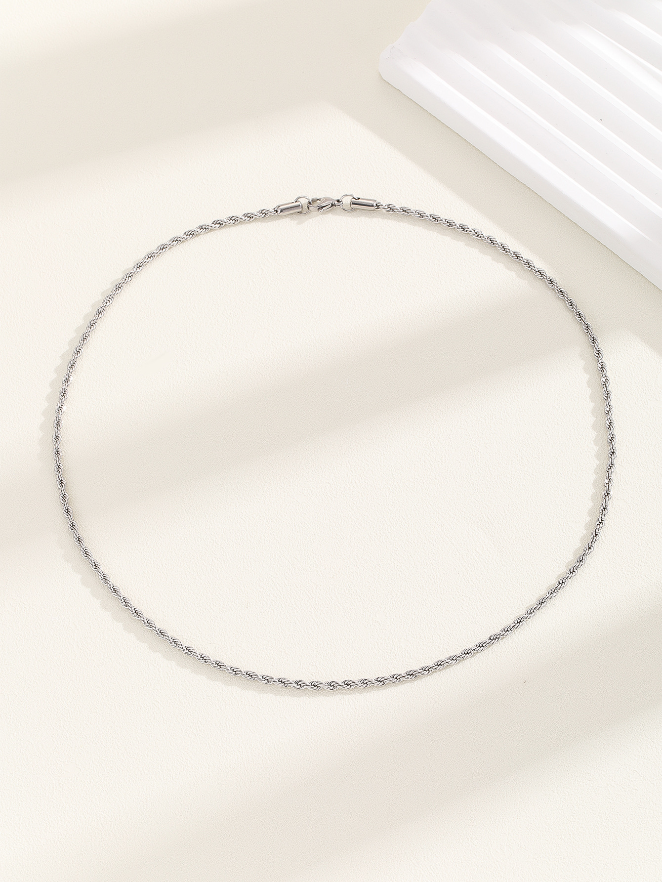 Classic and fashionable stainless steel necklace for men, European and American trend, powerful Cuban chain, hip-hop titanium steel necklace manufacturer wholesale Specification image