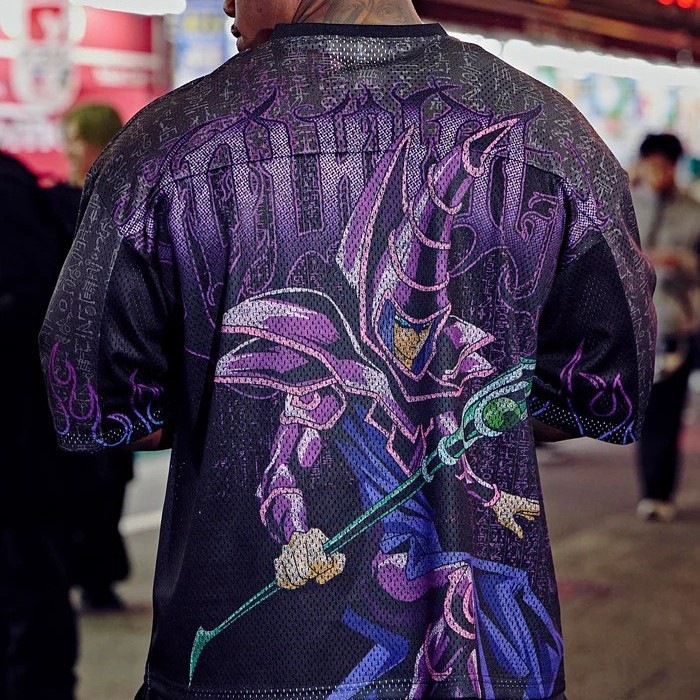 American YOUNGLA collaborates with Yu-Gi-Oh! To create a super large T-shirt for fitness and sports, with loose holes and casual short-sleeved shirts Application Scenario