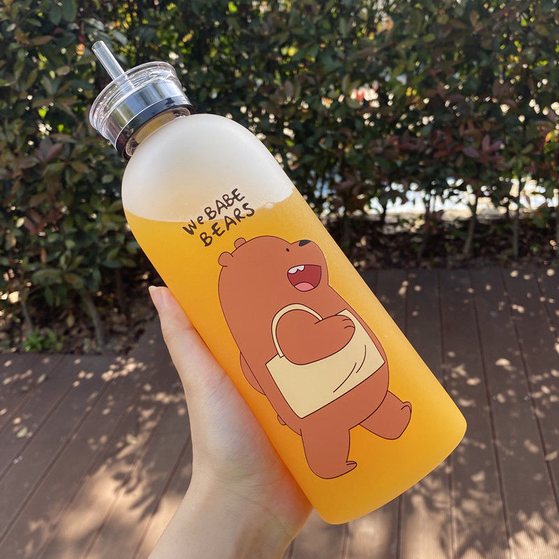 Large-capacity plastic straw water cup for girls and boys, Korean version cup, Instagram, high appearance level, portable and cute water bottle in summer Application Scenario