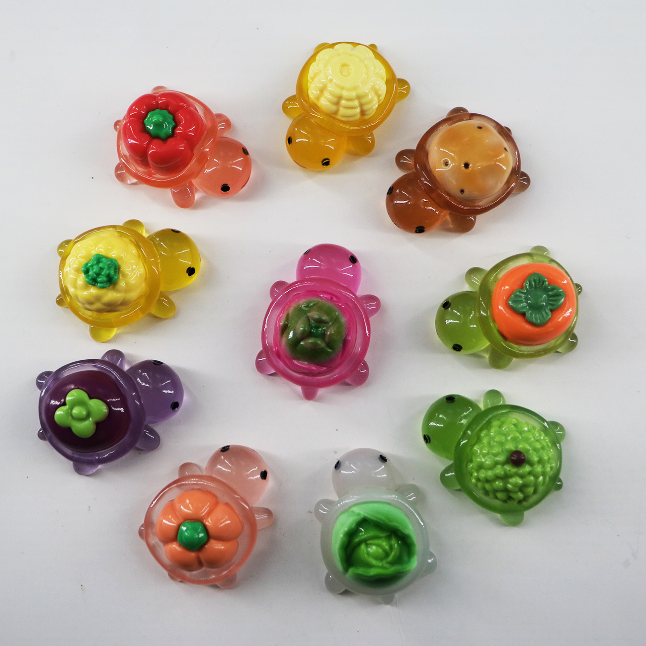 Nuevo estilo verduras frutas luminosas tortugas pequeñas bricolaje accesorios de resina accesorios de mesa shake tune bolsa de ciega resina frutas tortuga micro paisaje juguetes para niños Item Picture