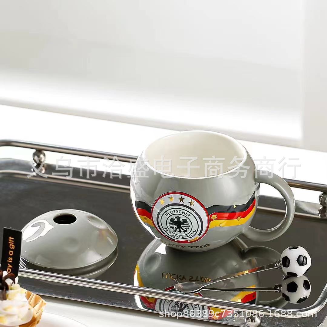 ins creative high appearance level football cups, Internet celebrity mugs, covered spoon breakfast cups, round ceramic cups wholesale Application Scenario