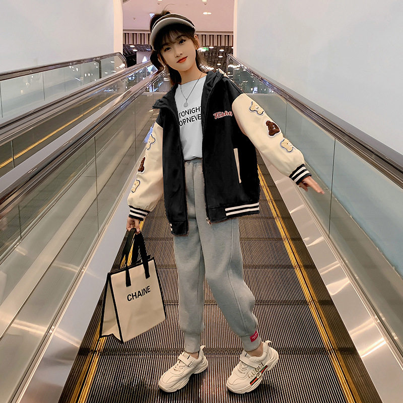 New stylish and trendy children's baseball jackets for spring and autumn, 2022 spring season, and jackets for children at Zhongda University Application Scenario