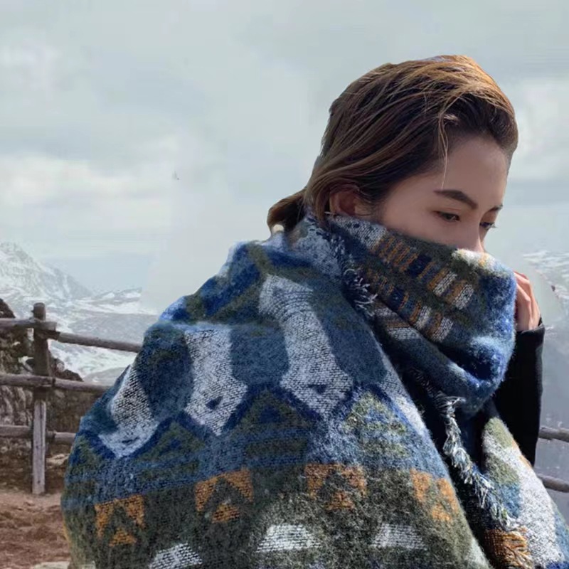 European And American National Style Shawl Female Xinjiang Tibet Travel Photo Wearing Outside To Take Sichuan Cape Dual-Purpose Scarf Female Winter Application Scenario