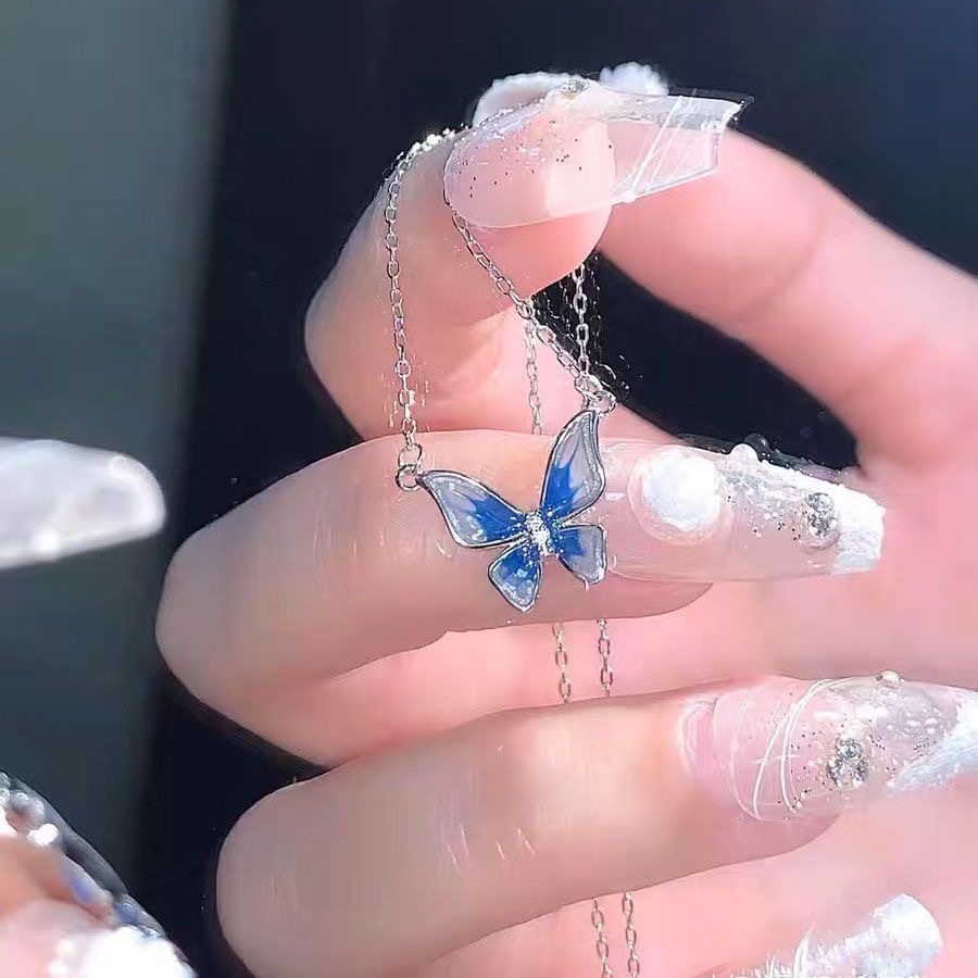 Gradient blue butterfly necklace for women, a niche, light luxury and high-end design on Instagram, a collarbone chain for Valentine's Day details Picture