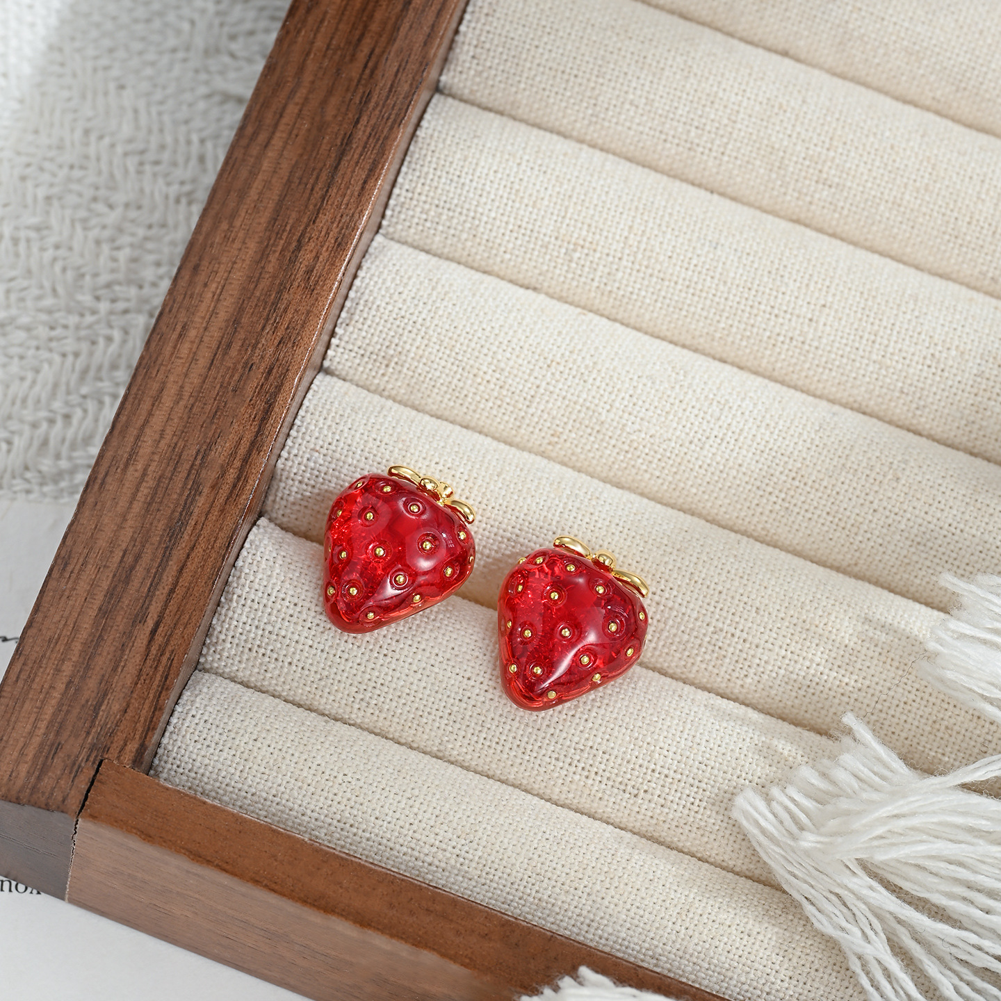 Spring and Summer new French retro chanel-style red strawberry fashionable, elegant and individual new chanel-style earrings and earrings Specification image