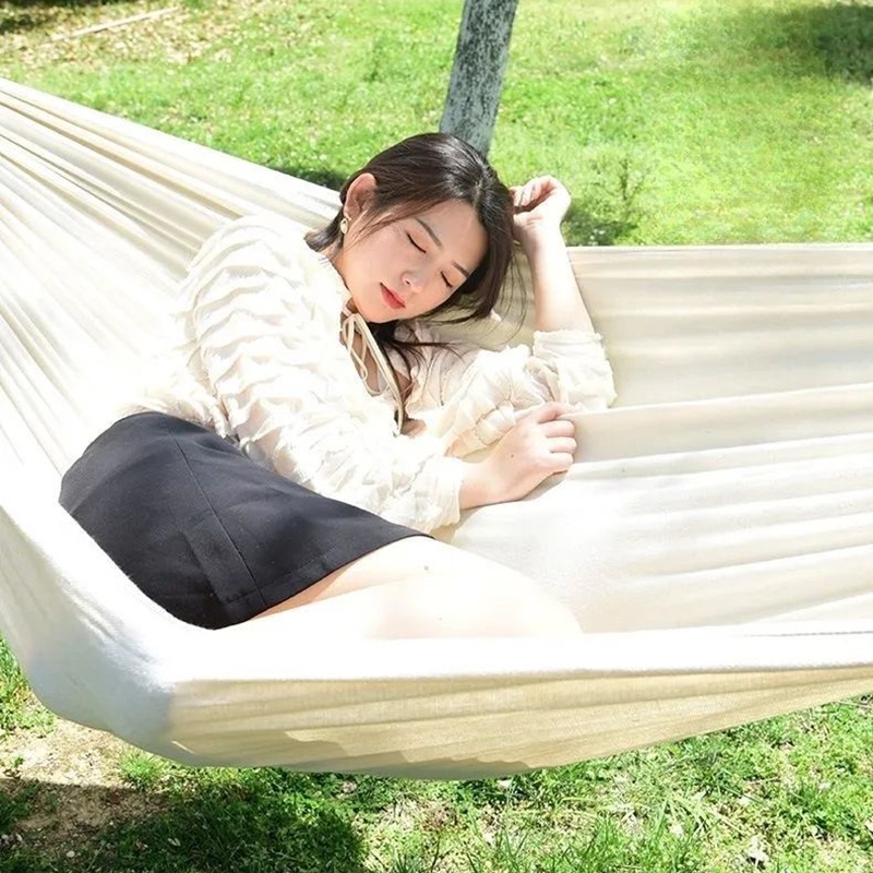24-hour delivery for regular customers: Canvas single hammock, outdoor camping, indoor children's swing, thickened striped hammock Application Scenario