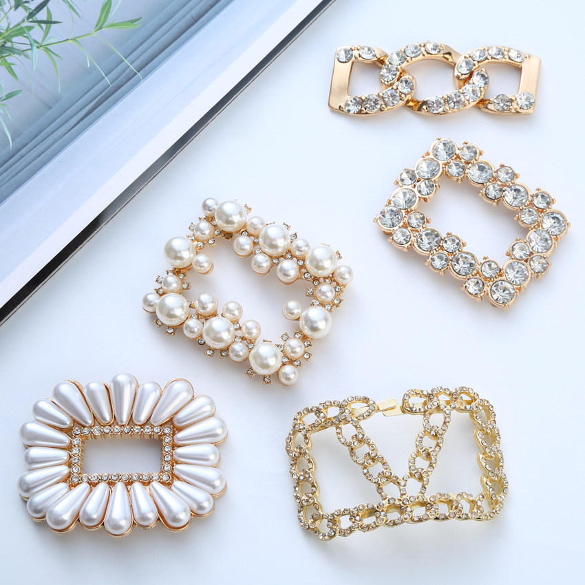 Fashionable and popular diamond-encrusted shoe buckles, pearl decorative buckles, sandals, leather shoes, metal zinc alloy shoes, floral shoe uppers, accessories and accessories Specification image