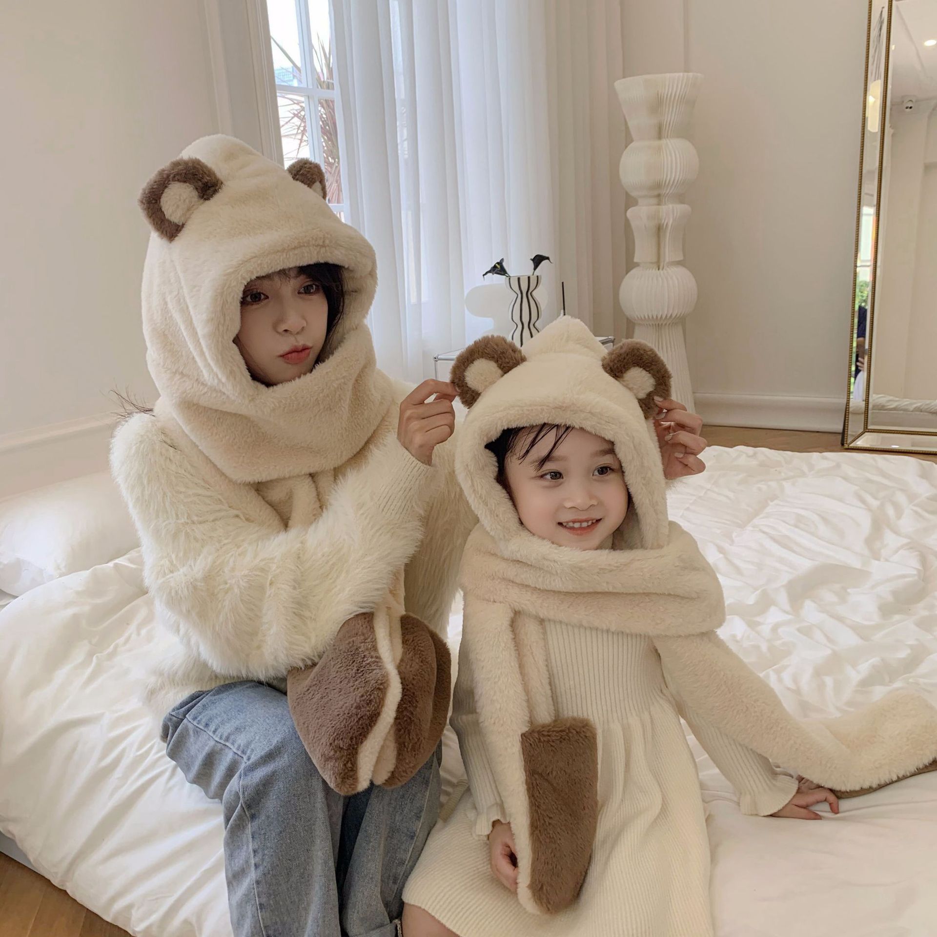 New cross-border bear scarf, hat and gloves three-piece set 2021 Autumn and Winter warm plush scarf for women and children details Picture