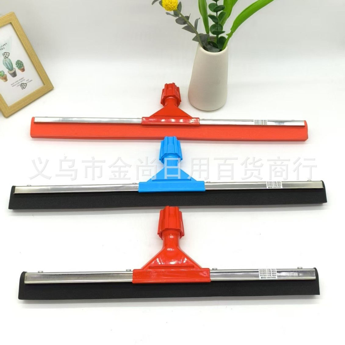 Bathroom wiper, water pusher, glass scraper, foam scraper, floor scraper head, glass scraper, household plastic and rubber floor scraper Application Scenario