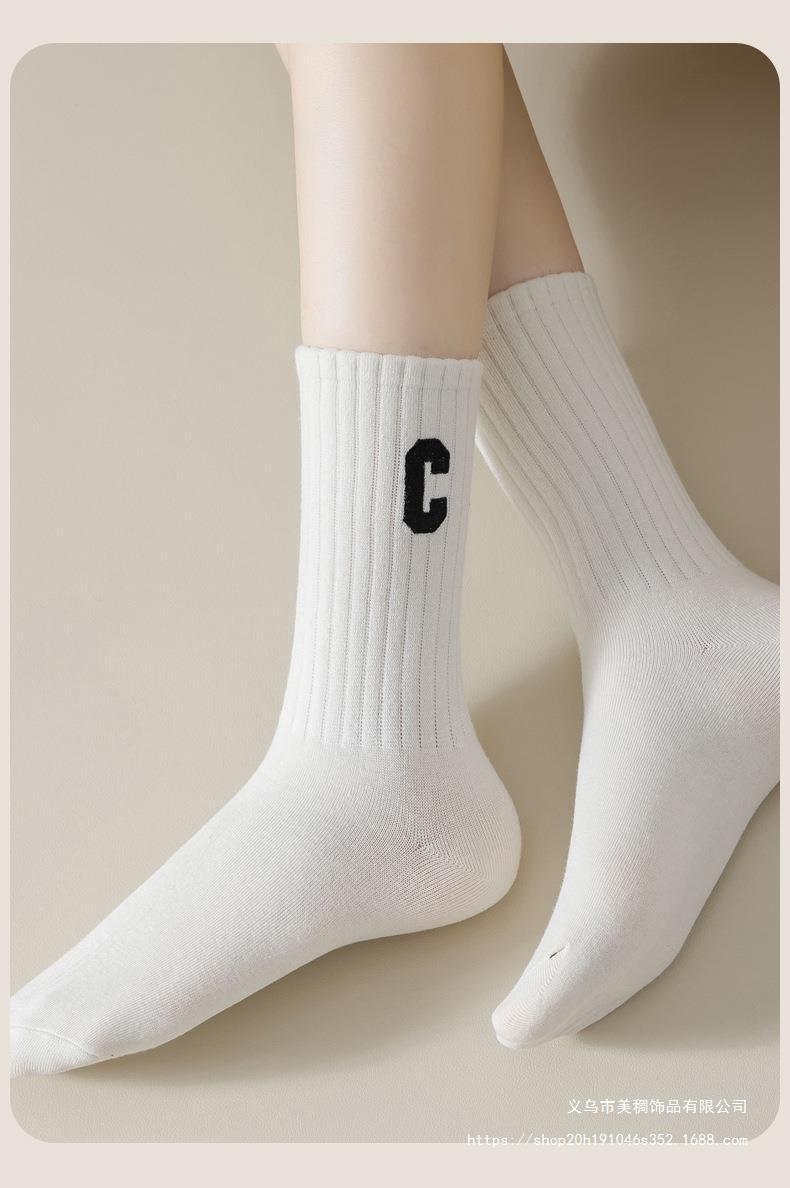 袜子女中筒袜秋冬纯色字母C刺绣棉袜吸汗透气长袜网红竖纹堆堆袜详情11