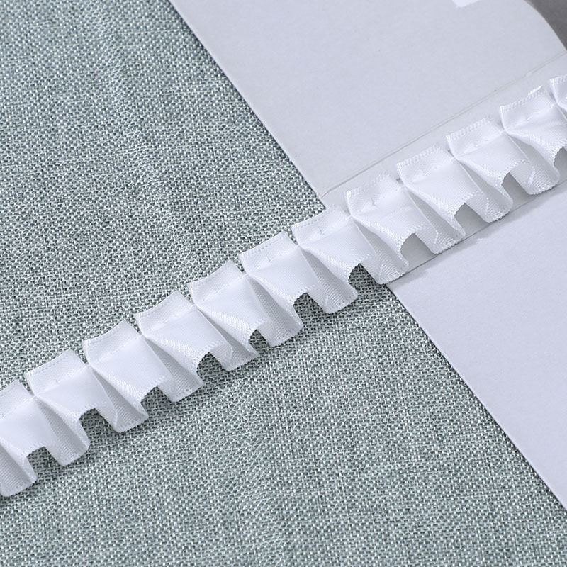 فتنورة دمية يدوية من طراز Dy Diy على ضفائر مطاطية مكشوفة من الشريط، مكملة على شكل ثنايات ملونة details Picture