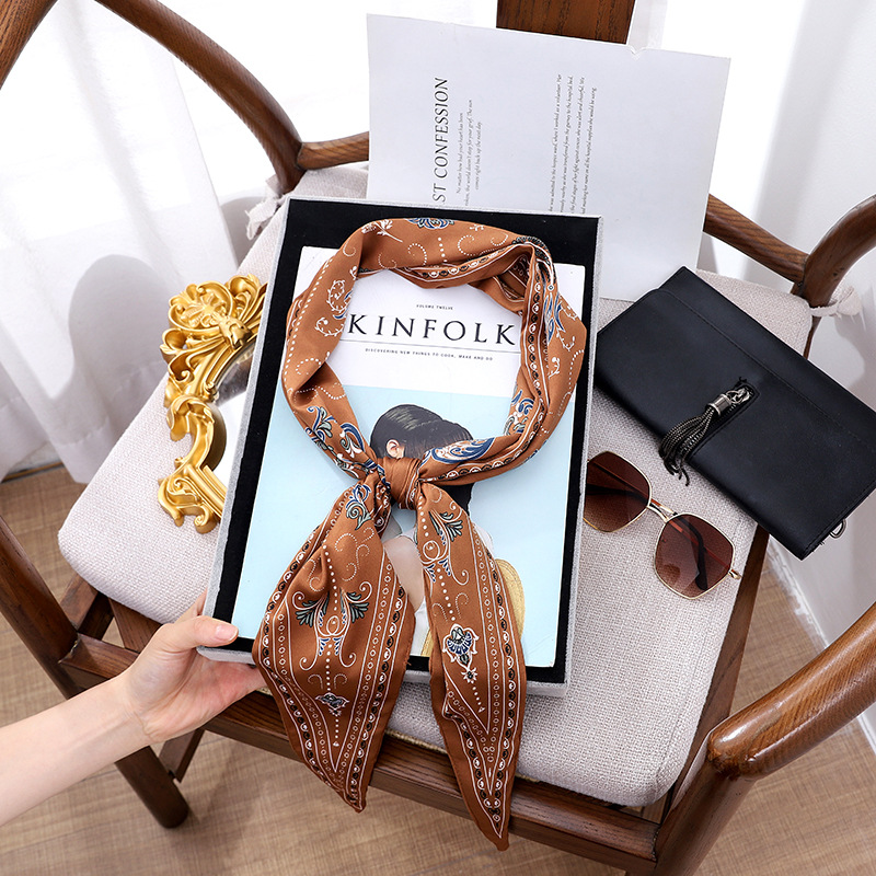 Spring And Summer Thin Small Silk Scarf Printed Pointy Scarf Art Small Fresh Decorative Small Scarf Foreign Air Age Hair Band Woman Specification drawing