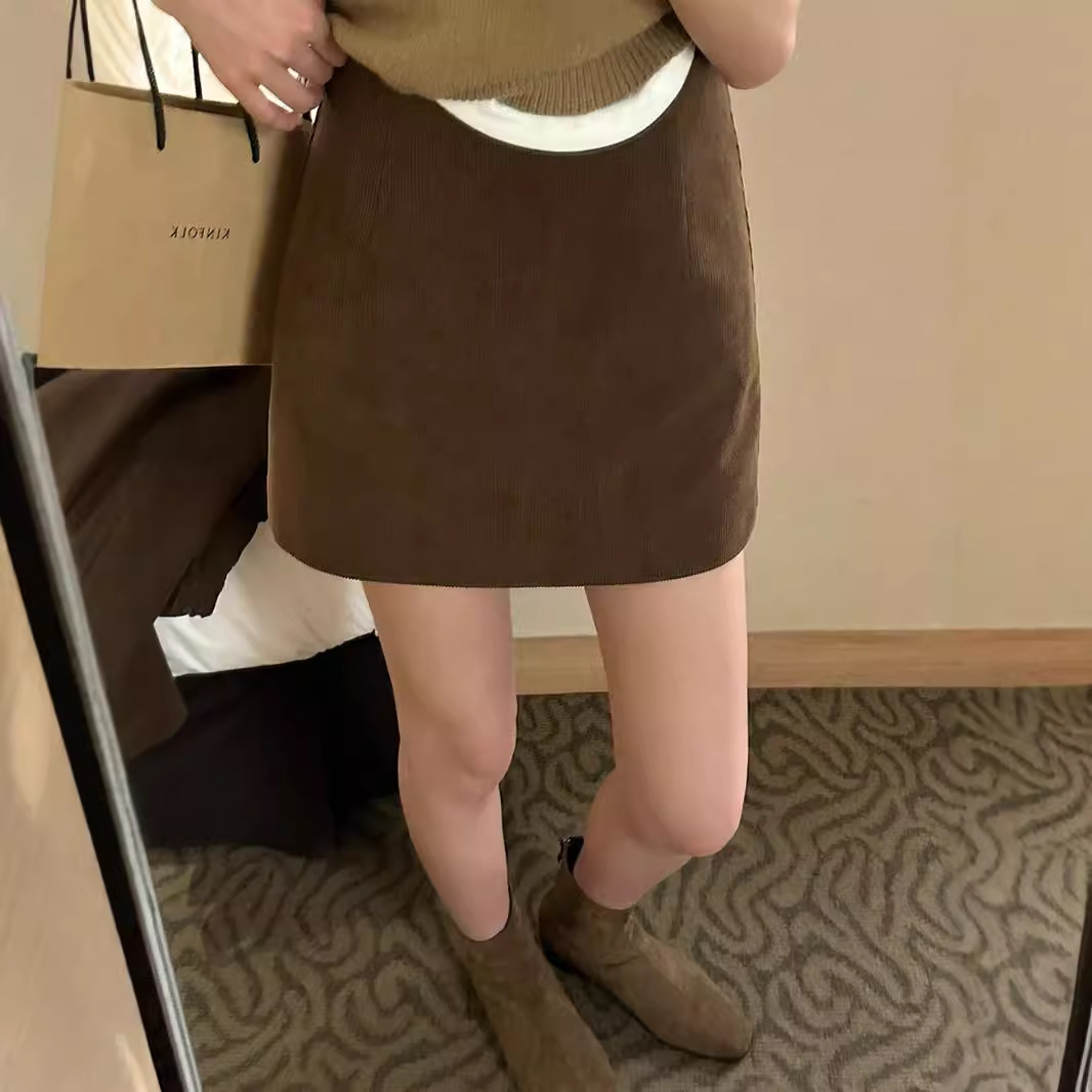 复古美拉德高腰灯芯绒半身裙女秋季2024新款韩版安可拉红a字短裙