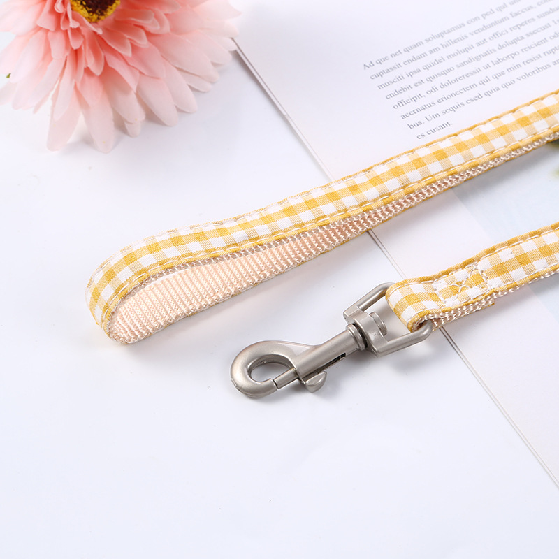 Pet cats and dogs, fruit-tied bow ties, cat leash, chest and back anti-escape, breathable and adjustable vest leash, cross-border Application Scenario