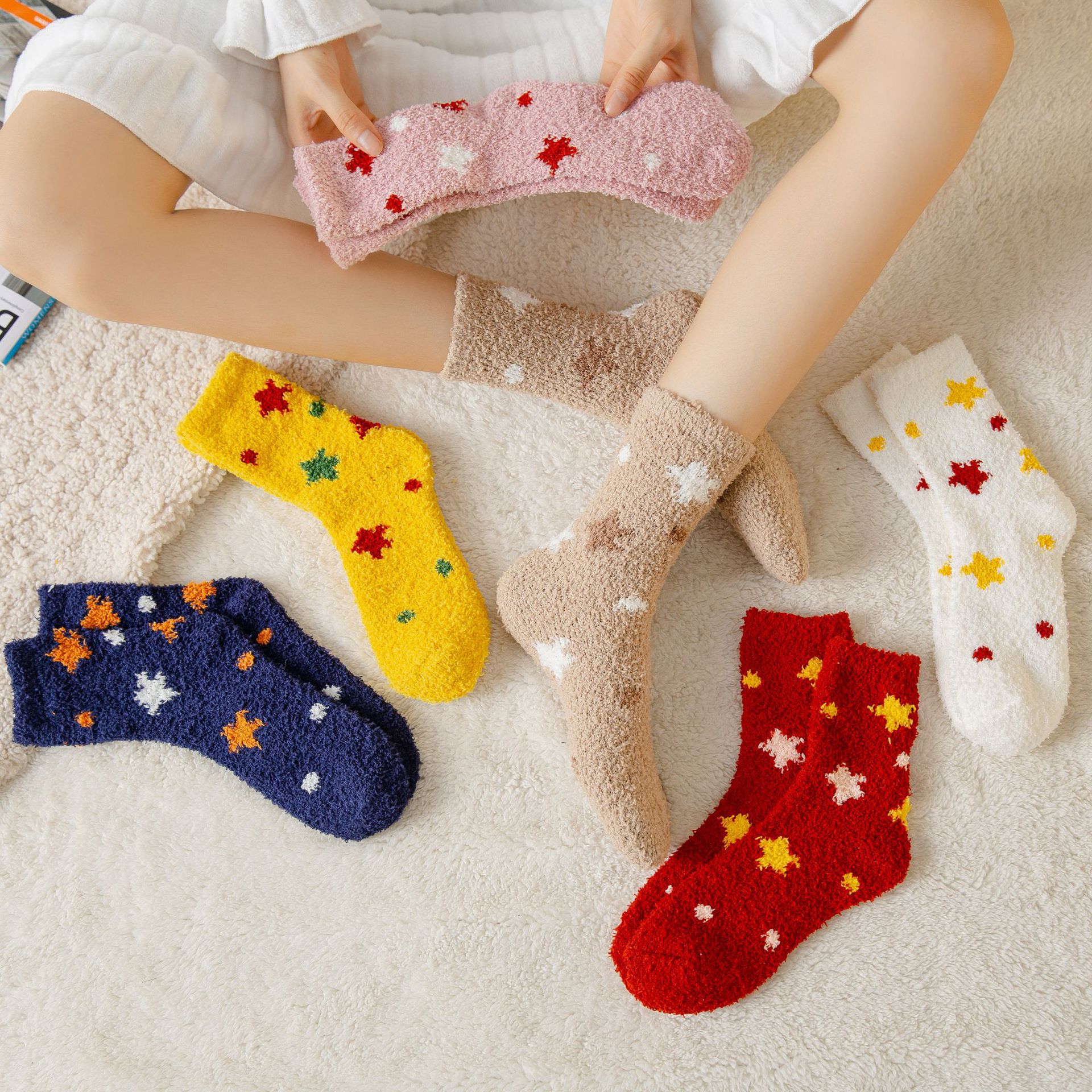 Socks stall a wholesale women's socks Amazon cross border Christmas stars in tube coral velvet socks warm plus velvet half of the velvet can not lose hair