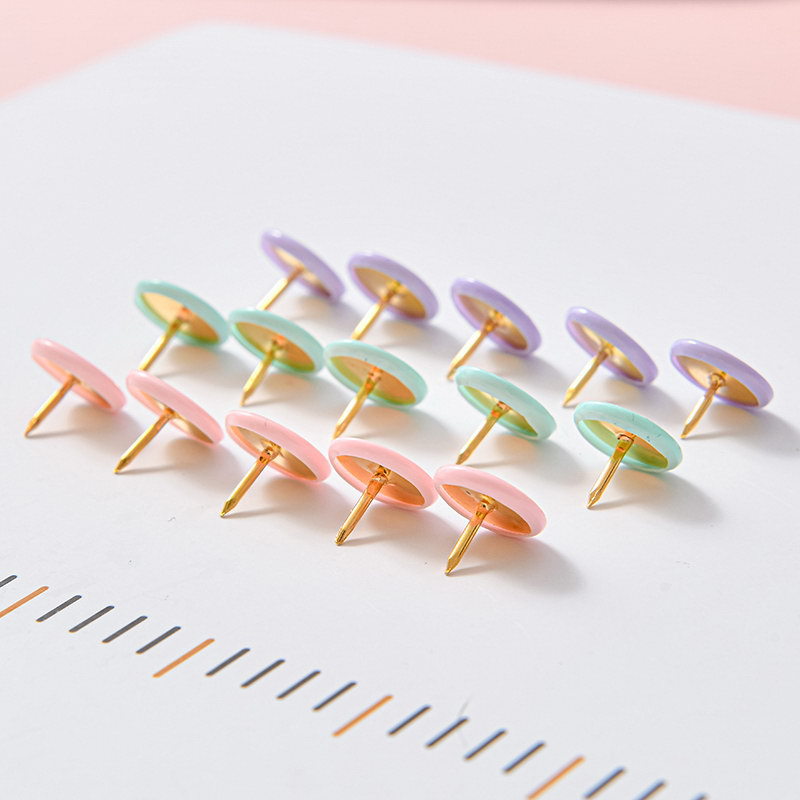 Customized color full-suction plastic-coated drawing pins, metal multi-functional flat-head drawing pins, labor-saving large-head push-button pins wholesale from the manufacturer Application Scenario