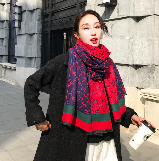 Letter C Korean Version Scarf Shawl Female Dual-Use Net Red Double-Sided 2023 New Warm Every Big Brand Shawl Collar Application Scenario