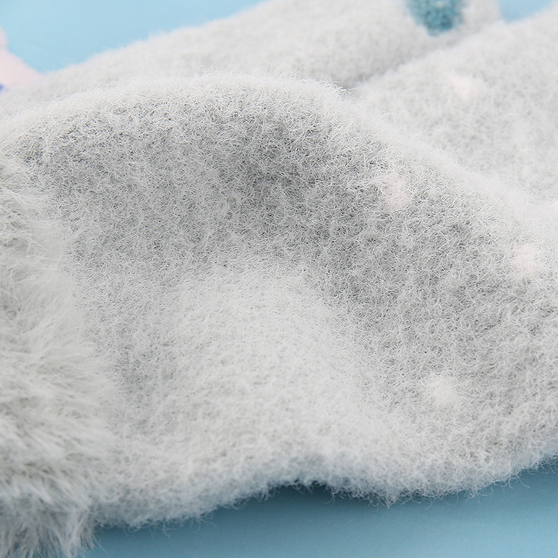 Wholesale of new fleece and thickened warm snowman embroidery touch screen gloves for women in winter Application Scenario