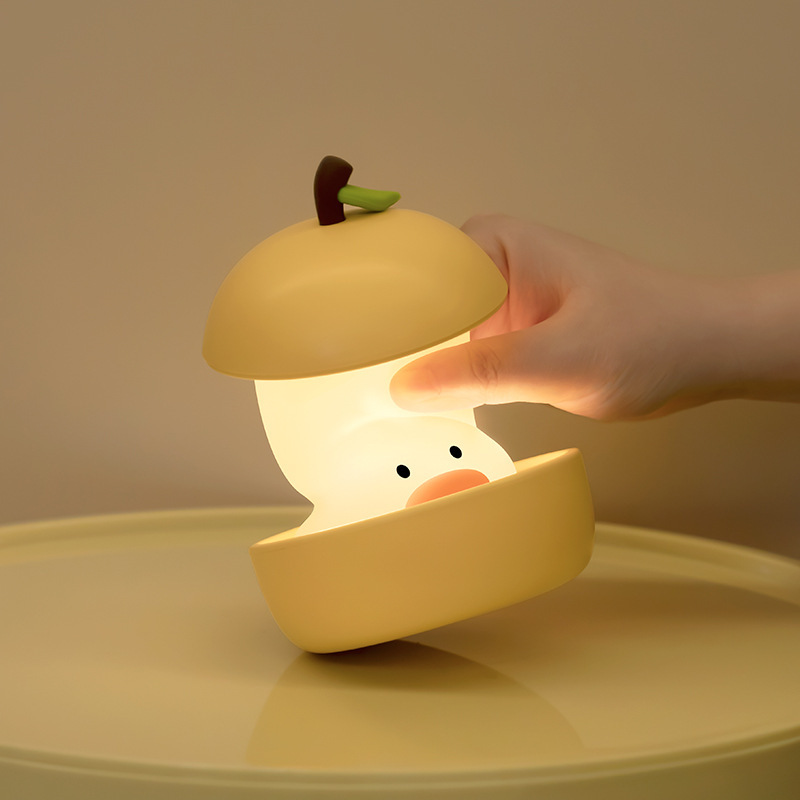The new "Big Pear" cartoon night light is USB charging with three adjustable Settings. It's a cute bedside companion night light details Picture