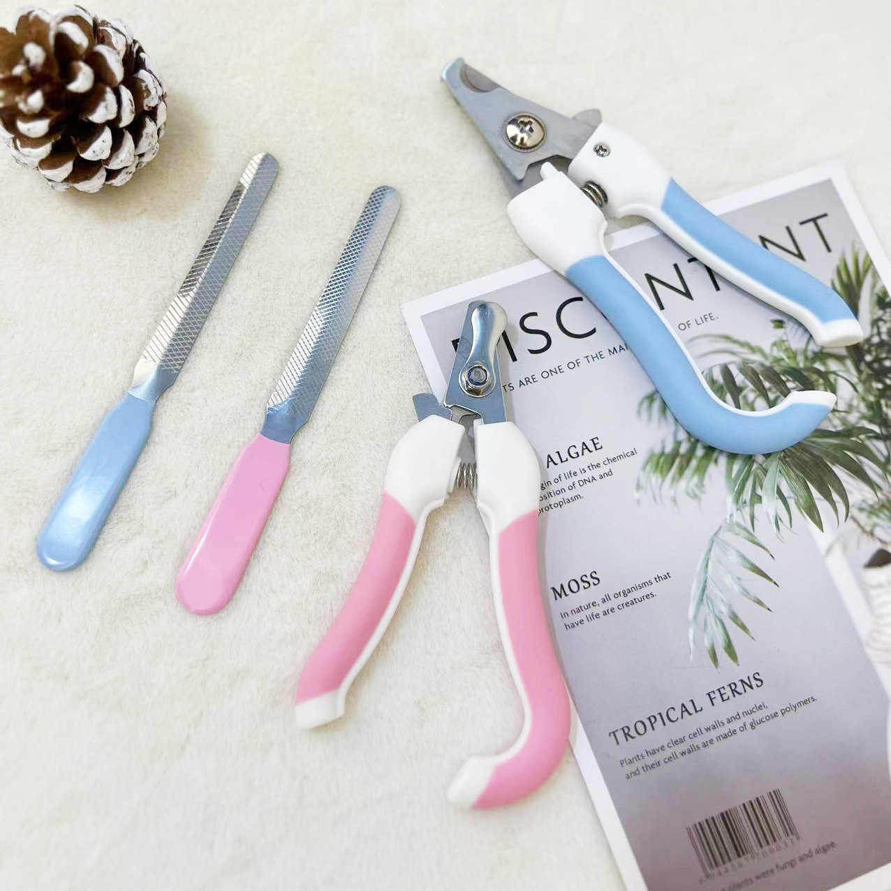 Wholesale of pet supplies, including dog cleaning nail clippers, manicure nail clippers, cat grooming and cleaning nail clippers Specification image