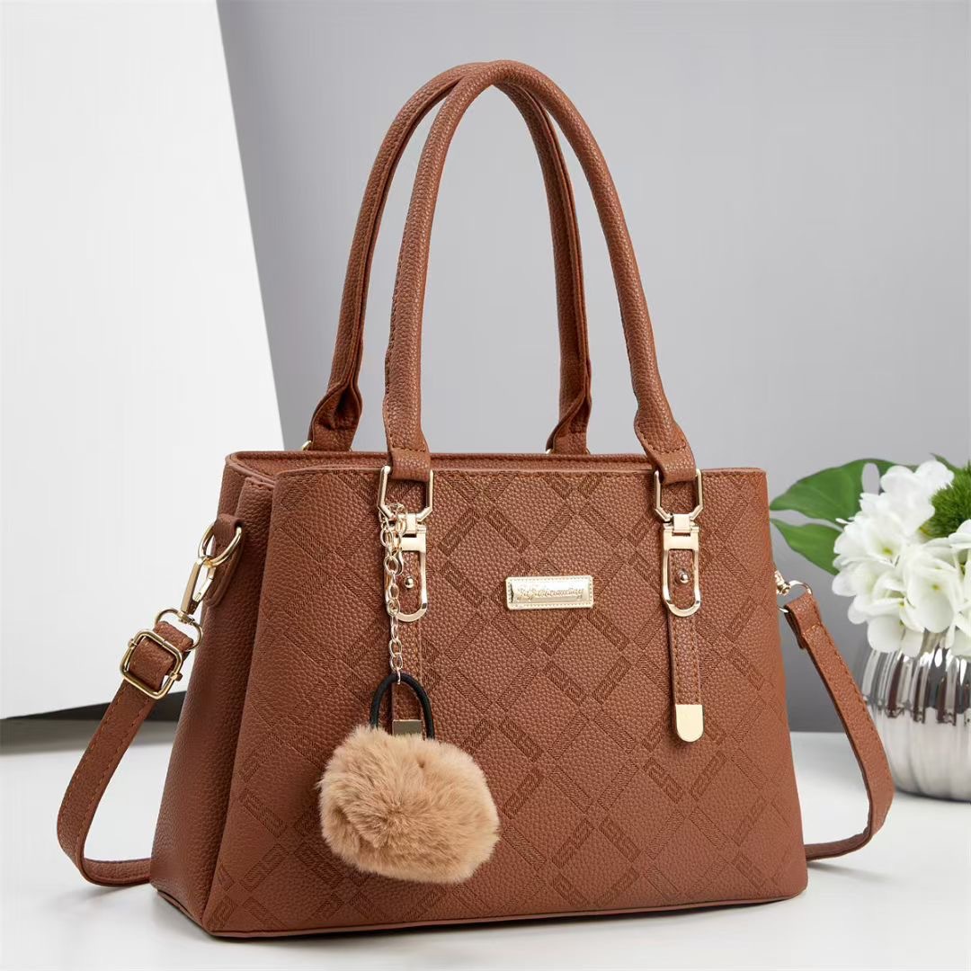The 2025 new women's bag is fashionable, versatile, casual, trendy, stylish, simple, high-end, large-capacity, light luxury crossbody bag Application Scenario