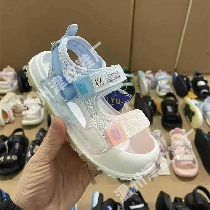 童凉鞋实物图