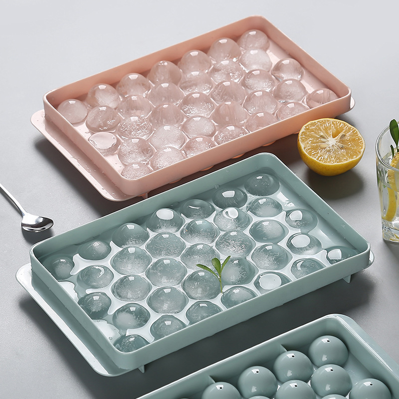 Factory Direct Ice Lattice Mold With Cover Plastic Refrigerator Ice Box 33 Grid Creative Spherical Ice Hockey Ice Lattice Mold Application Scenario