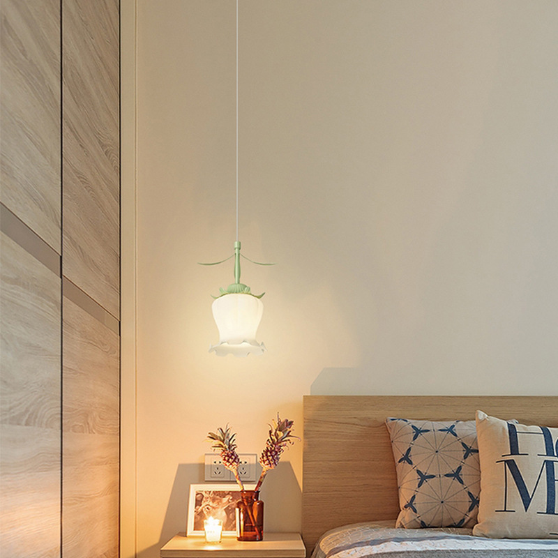 The living room floor lamp, 2024 country-style cream style standing pendant lamp, creates an atmosphere. The bedroom bedside table lamp is beautiful details Picture