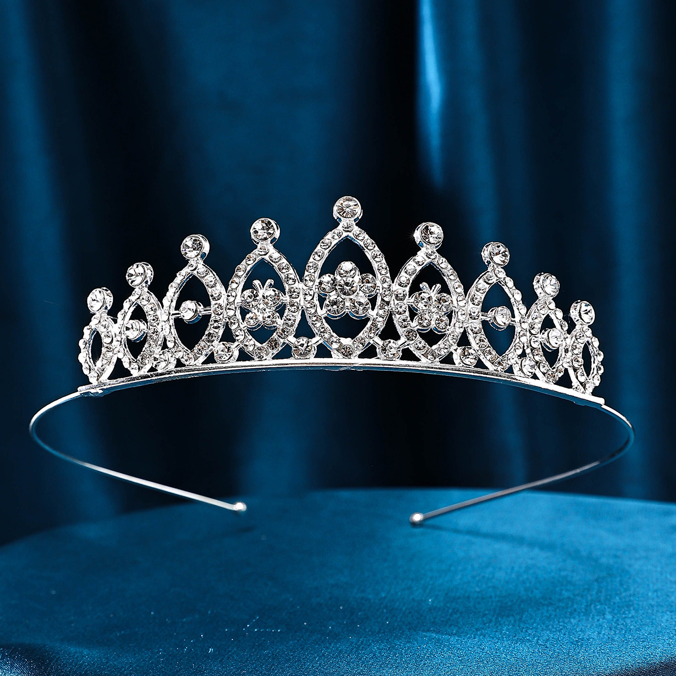 Hot-selling bride jewelry, crown hair bands, wedding hair accessories, wedding dress and evening gown accessories, hair bands, headwear accessories, banquet crowns Application Scenario