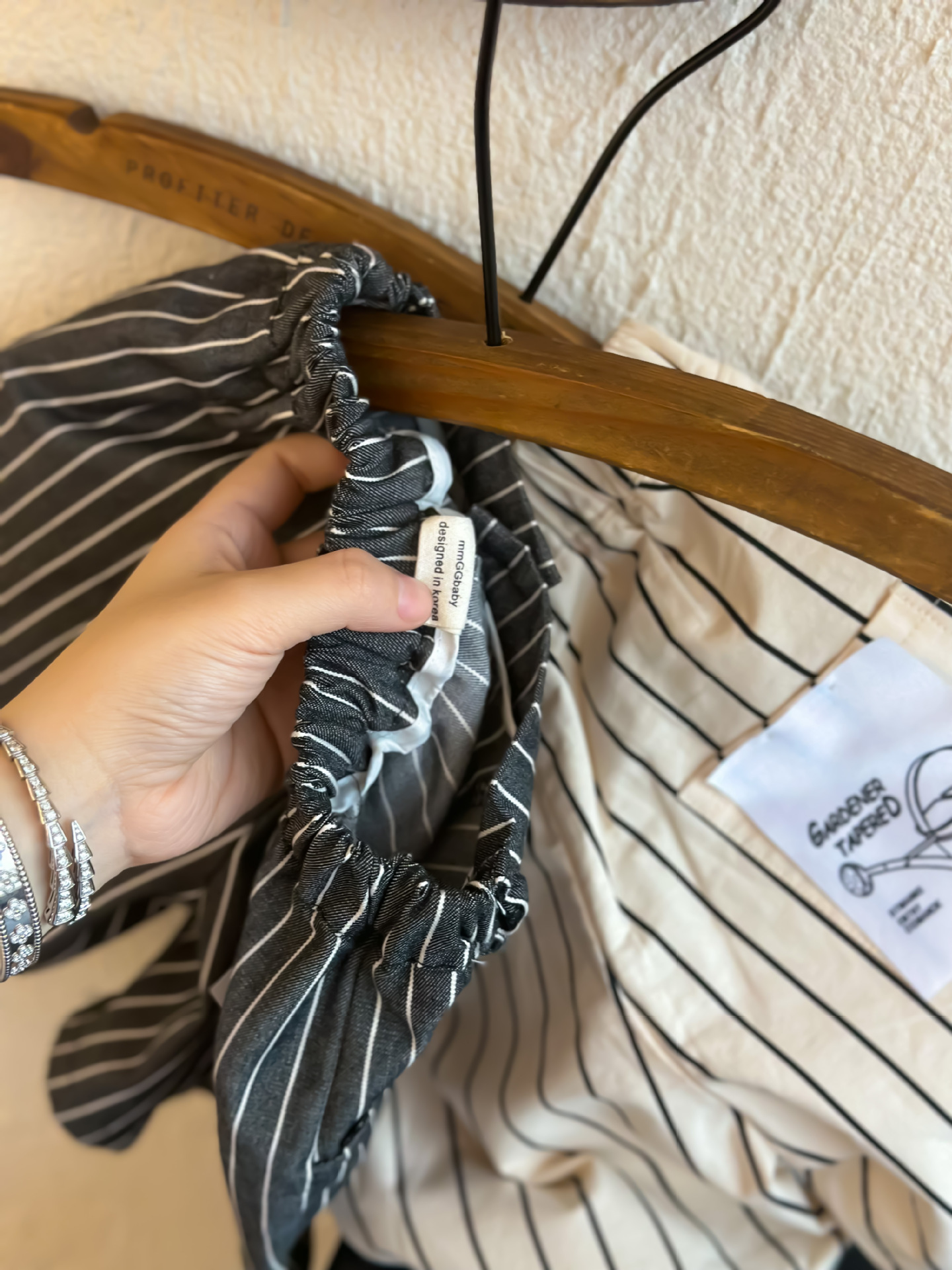 Summer 2023 new collection: Summer boys' pants, girls' shorts, capri pants, Korean children's clothing, denim shorts, striped pants Application Scenario