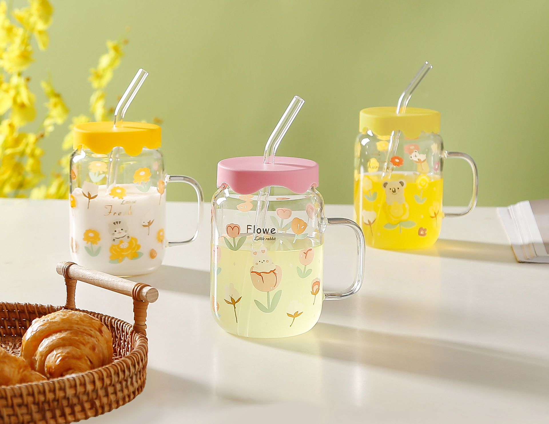 Cartoon water cup, high-temperature resistant, large-capacity cup, high appearance level, internet-famous glass cup, ins style, covered with a straw, water cup Specification image