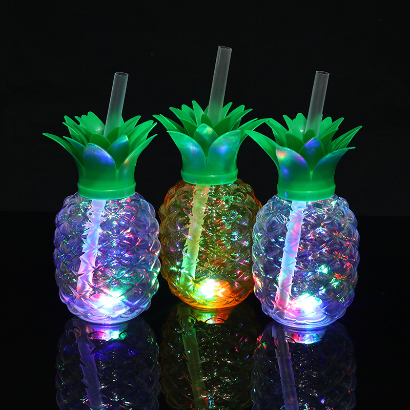 一次性菠萝瓶发光吸管杯PET厂家现货冷饮杯子500ML水果造型包装瓶