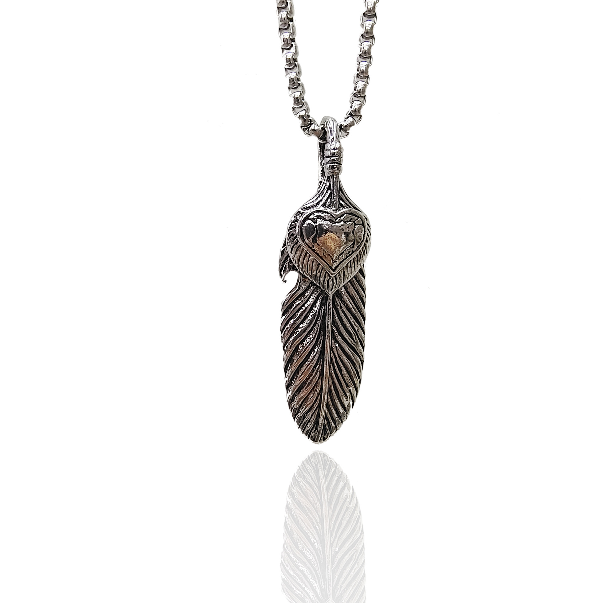 Net Red Men's Necklace Europe And The United States Military Brand Necklace Sweater Chain Stainless Steel Necklace Small Feather Pendant Wholesale