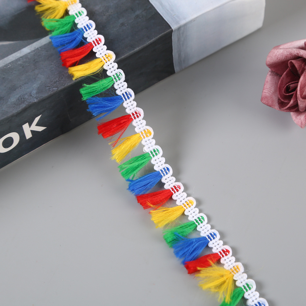 A la imagen se puede hacer encaje de poliéster de cuatro colores pequeñas hileras de barbas borlas ropa de estilo nacional accesorios de encaje cortinas cordones de sofá accesorios de correas Application Scenario