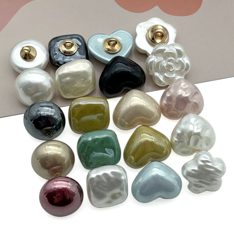Pearl shirt buttons, heart-shaped decorative accessories, small chanel-style buttons, square small buttons, heart-shaped children's cardigan buttons details Picture