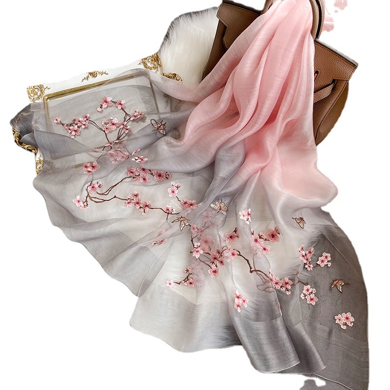 Hangzhou Gradual Color Silk Wool Scarf Women Spring And Autumn Embroidery Retro Cheongsam Shawls Palace Style Embroidered Silk Scarf Item Picture