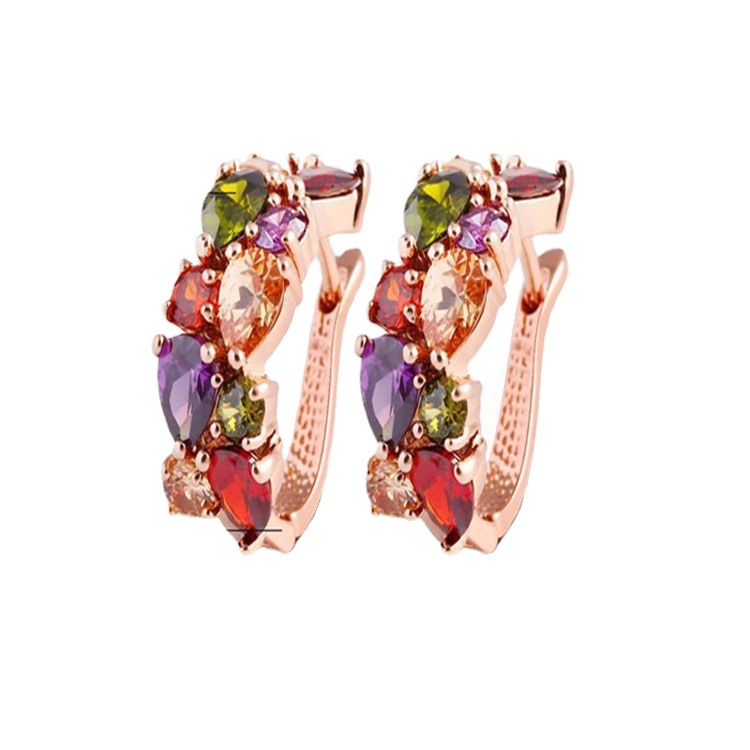 Three-piece jewelry set for brides: Mona Lisa, colorful and shiny zircon necklace, earrings, ring and jewelry set Application Scenario