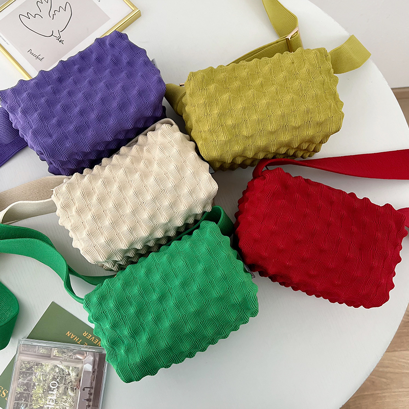 Korean Niche Design Pineapple Three-Dimensional Knitting Crossbody Bag Wide Shoulder Strap Small Backpack Small Fragrant Wind All Fashion Female Bag details Picture