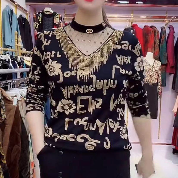 高档洋气显瘦2021秋装新款镂空烫钻妈妈装打底衫T恤上衣爆款小衫