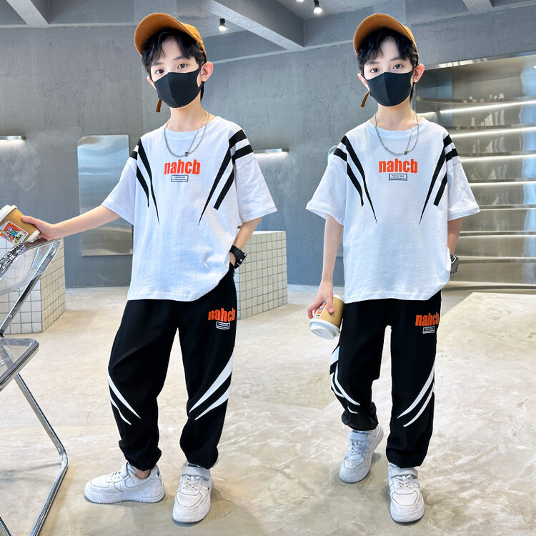 A slim summer set for boys 2024, a cool and stylish summer boy short-sleeved student two-piece set for Zhongda children Specification image