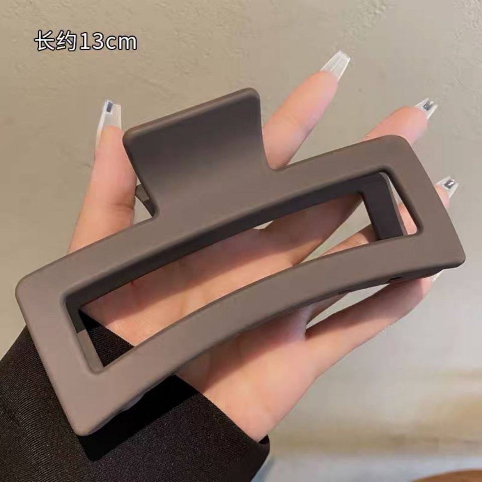 Large Shark With Jelly Colored Grab Clip Korean Acrylic Transparent Hair Clip French Back Head Bun Square Hair Accessories Application Scenario