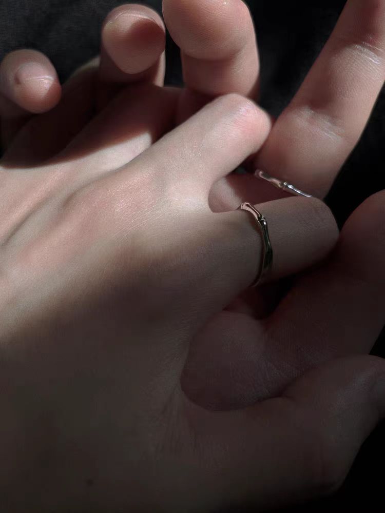 Couple rings, a unique design for a man and a woman. 925 sterling silver bamboo joint rings with open openings. A 520 gift for your girlfriend Application Scenario