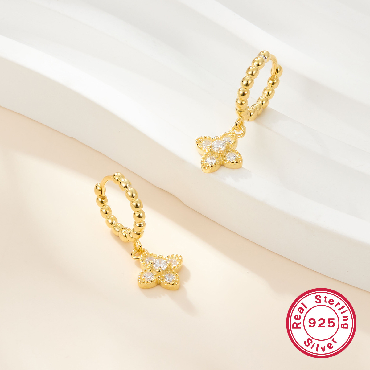 Jingxu S925 sterling silver micro-inlaid zircon four-leaf clover earring, a delicate and versatile earring accessory for women, is a niche piece Specification image