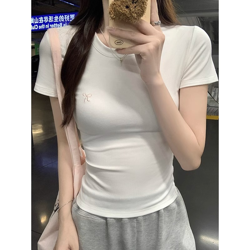 Hot Girl shoulder-length short-sleeved T-shirt for women's summer 2024 new style, revealing figure and pure desire, American-style tight short tea art style top Specification image