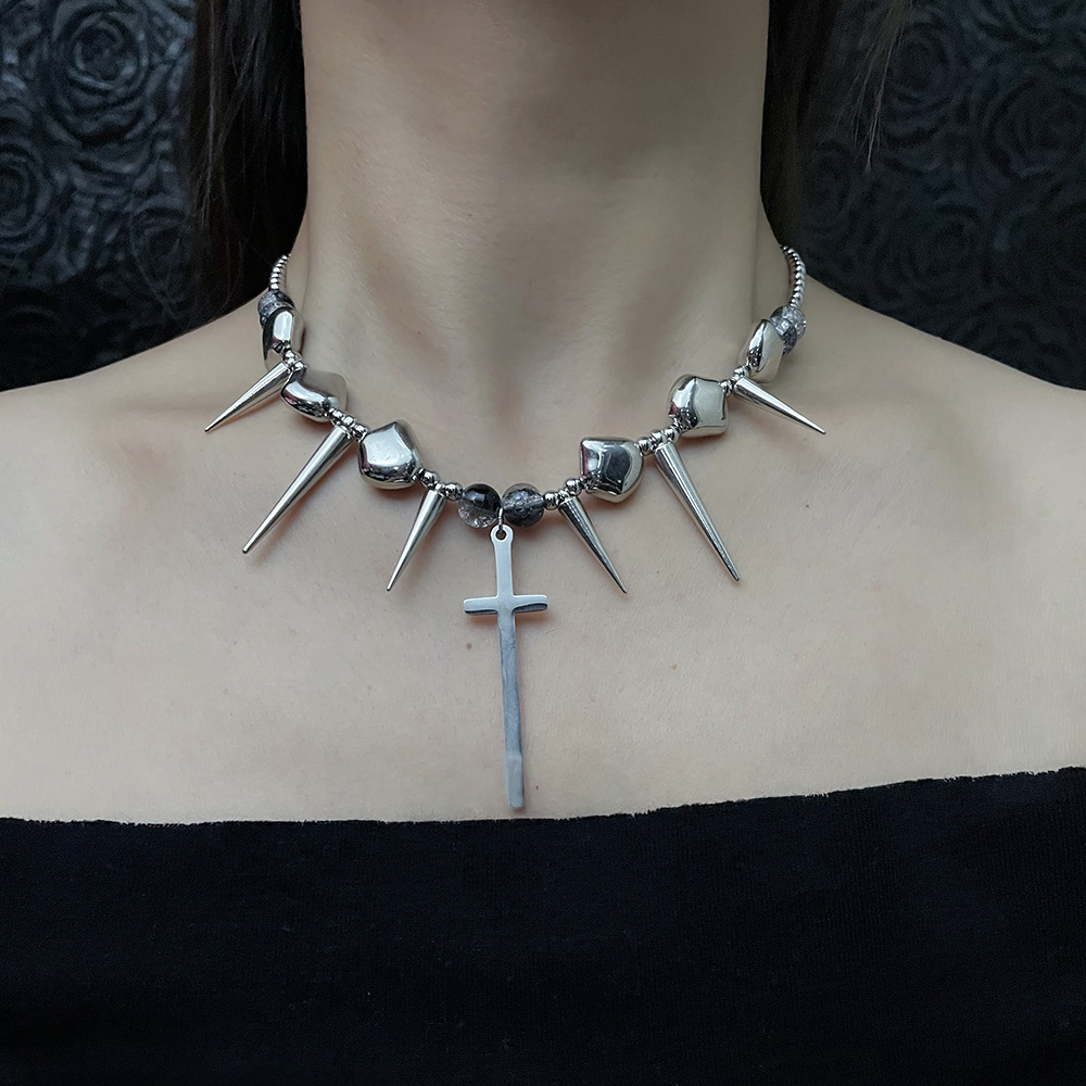 Cross rivet exaggerated punk necklace for men and women y2k irregular subculture niche collarbone chain hip-hop neck chain Application Scenario