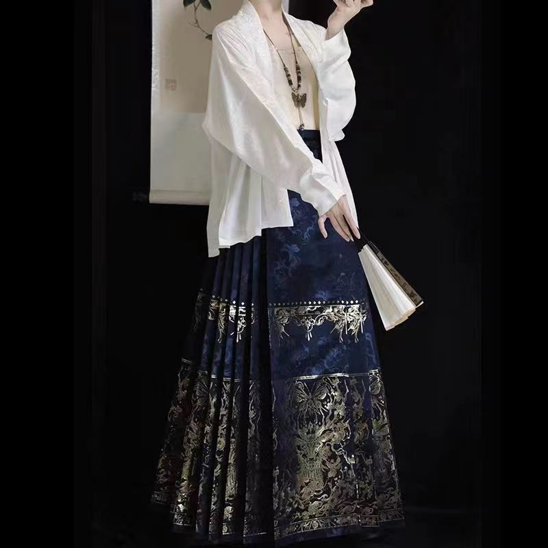 A complete set of new Chinese-style daily Ming-style Hanfu tops with printed horse face skirts, weighing 200 pounds Application Scenario
