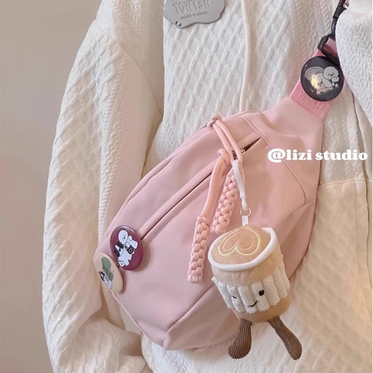 斜挎包女款潮流胸包女生运动单肩包女手机ins小挎包背包腰包新款