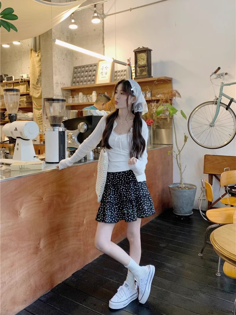 Black Floral Skirt Female Summer Thin 2024 New Temperament Cake Skirt Small A-Line Package Hip Skirt Application Scenario
