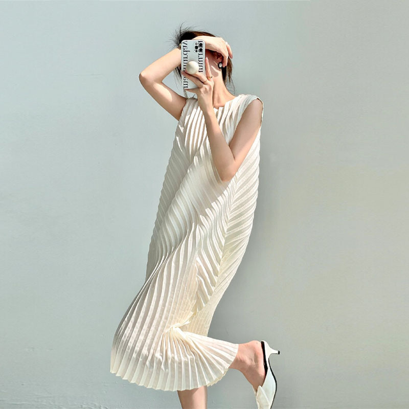 三宅褶皱高品质水波纹年轮弧度连衣裙日常百搭通勤时尚无袖长裙